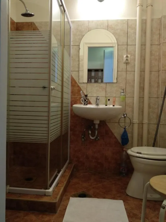 Gyoengyi Apartman Budapest Apartment