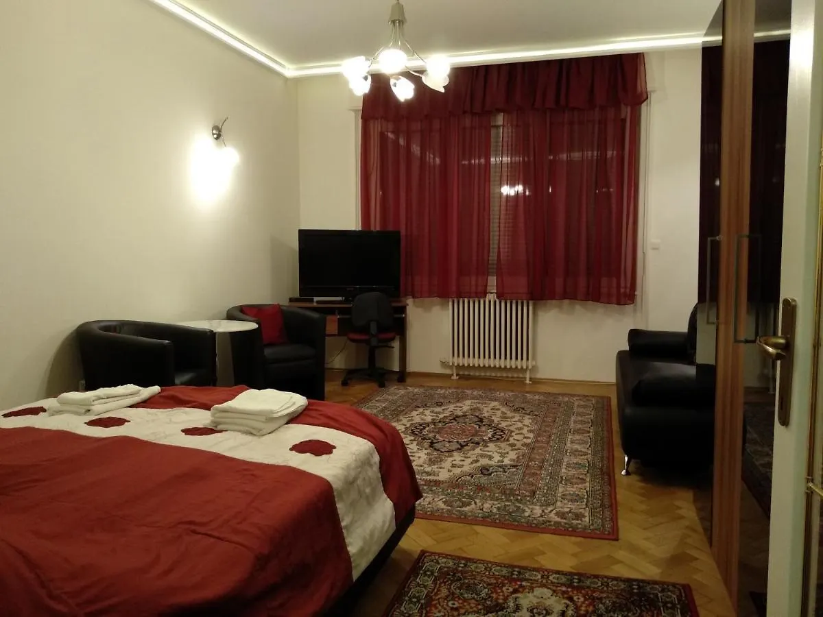 Gyoengyi Apartman Budapest 0*,